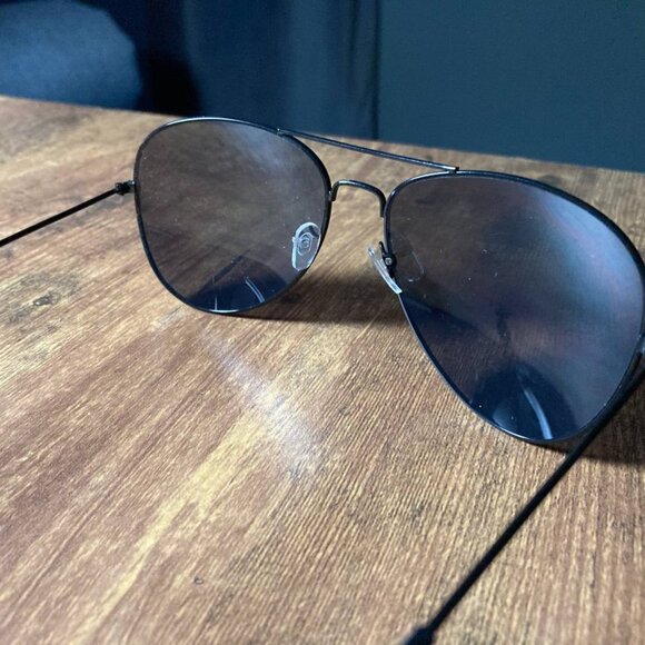 Unisex Black Wire Frame Aviator Sunglasses with Dark Lenses - Picture 7 of 8